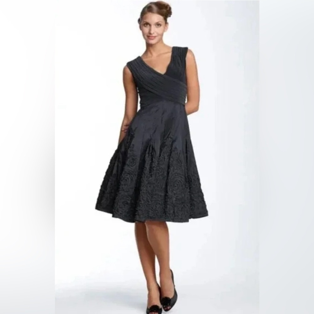 ADRIANNA PAPELL Black Formal Dress 6P